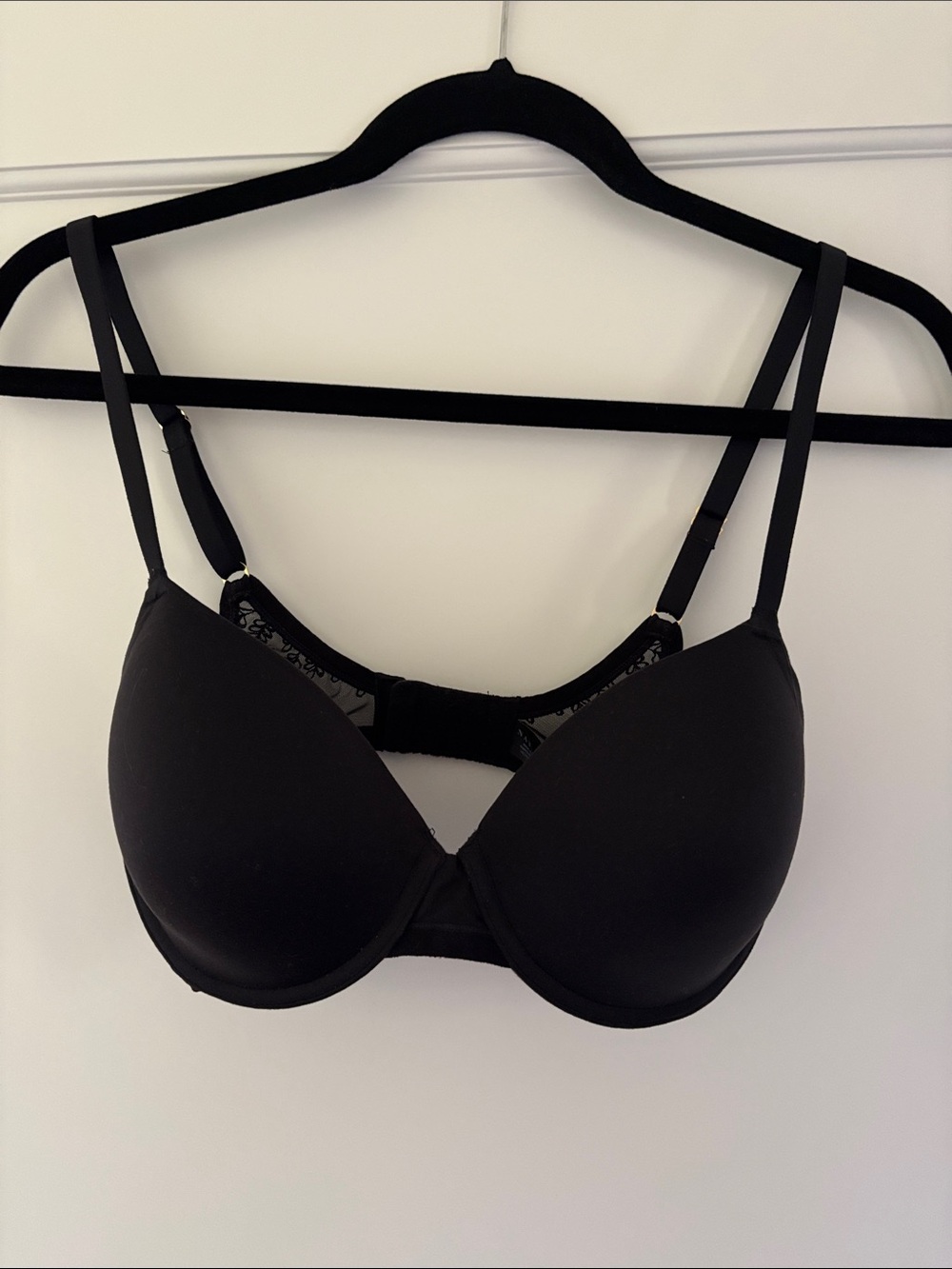 Natori Black Molded T-Shirt Bra with Adjustable Straps